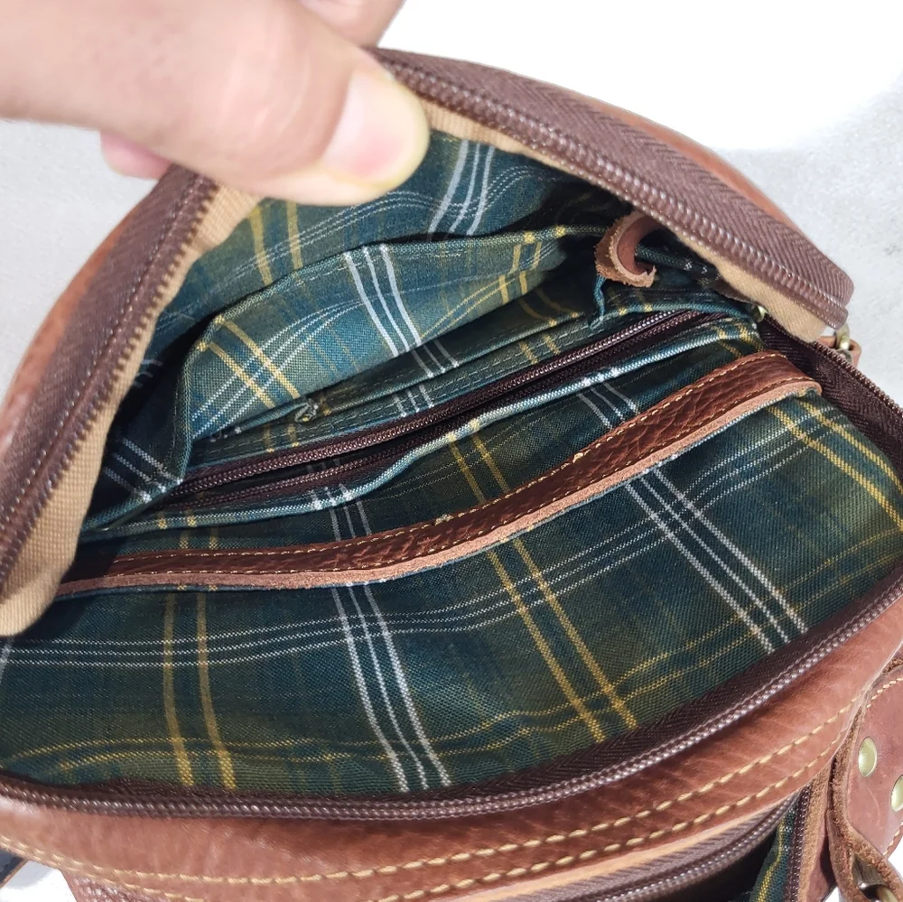 Duluth Trading Co Lifetime Leather Travel Bag